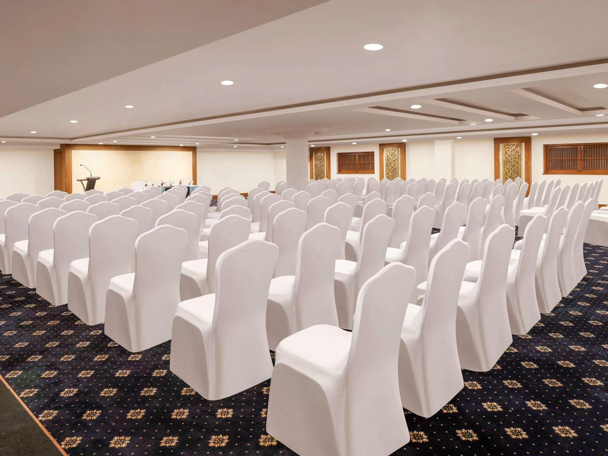 קייבלוסים Novotel Goa Dona Sylvia Resort מראה חיצוני תמונה
